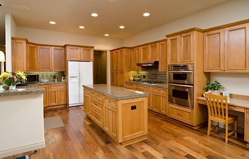 Solid Wood Kitchen Cabinets 18 Oak wood cabinets