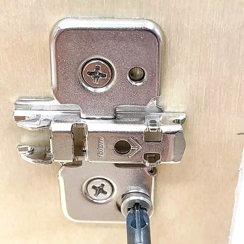 Kitchen Door 29 Attach hinges to the cabinet door