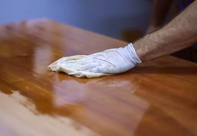 Kitchen Door 42 Polish the cabinet door