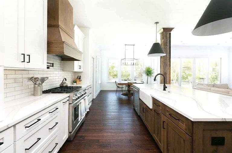 white-farmhouse-island-shaker-kitchen-cabinet